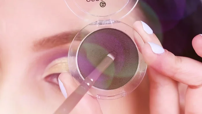 Apply black eyeshadow to the lower lash line and blend.