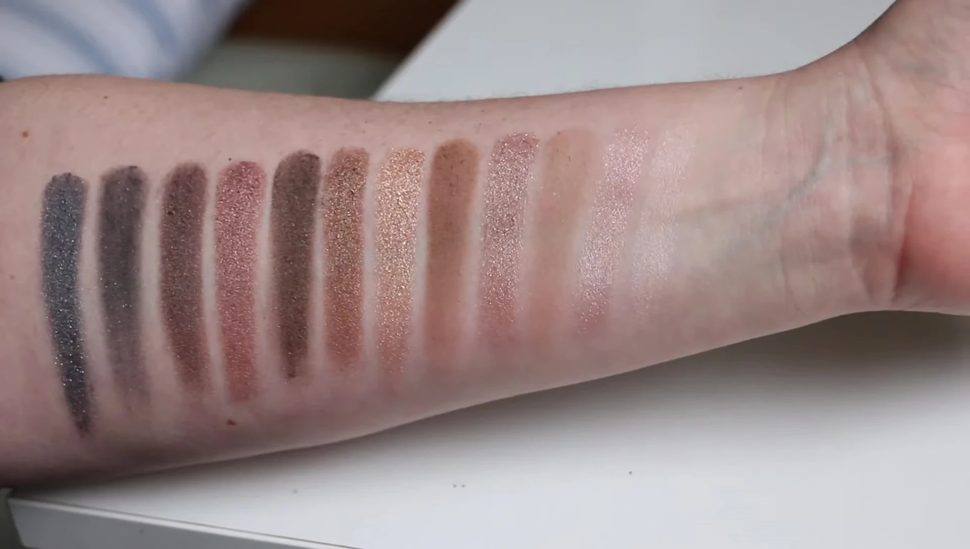 Comparison swatches of the Naked Palette and Glaminatrix palette