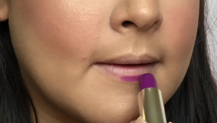 Outline your Cupid's bow.