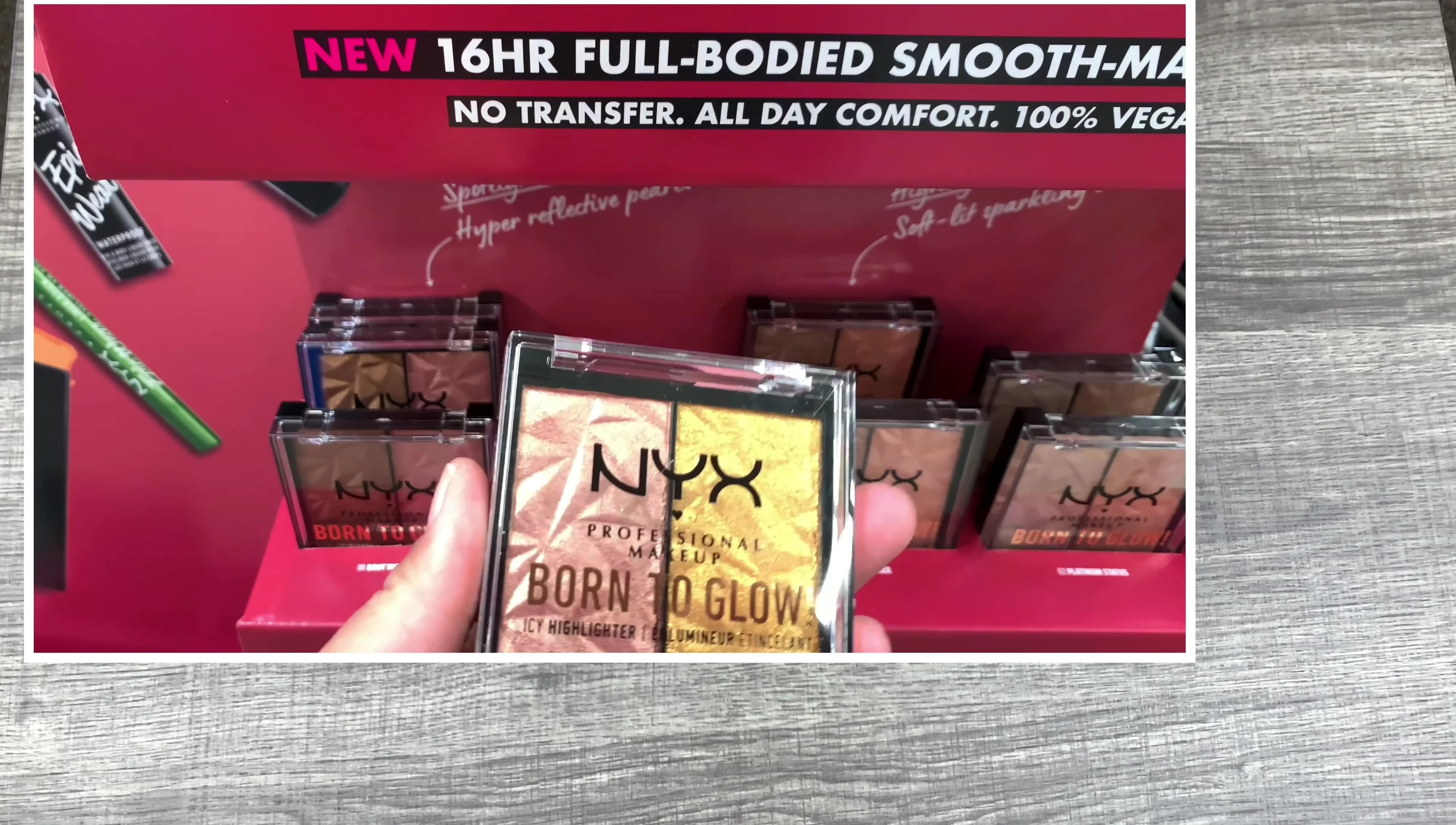 Close-up showcasing the gold and dusty pink shades of the highlighter duo.