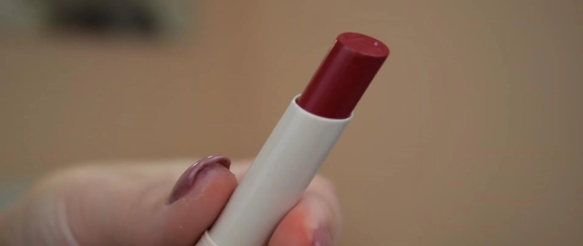 Matane shade applied to the lips