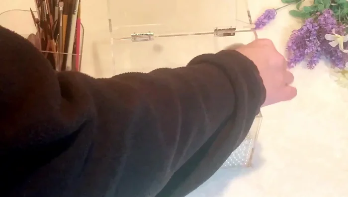 Store your clean brushes in a protective caddy.