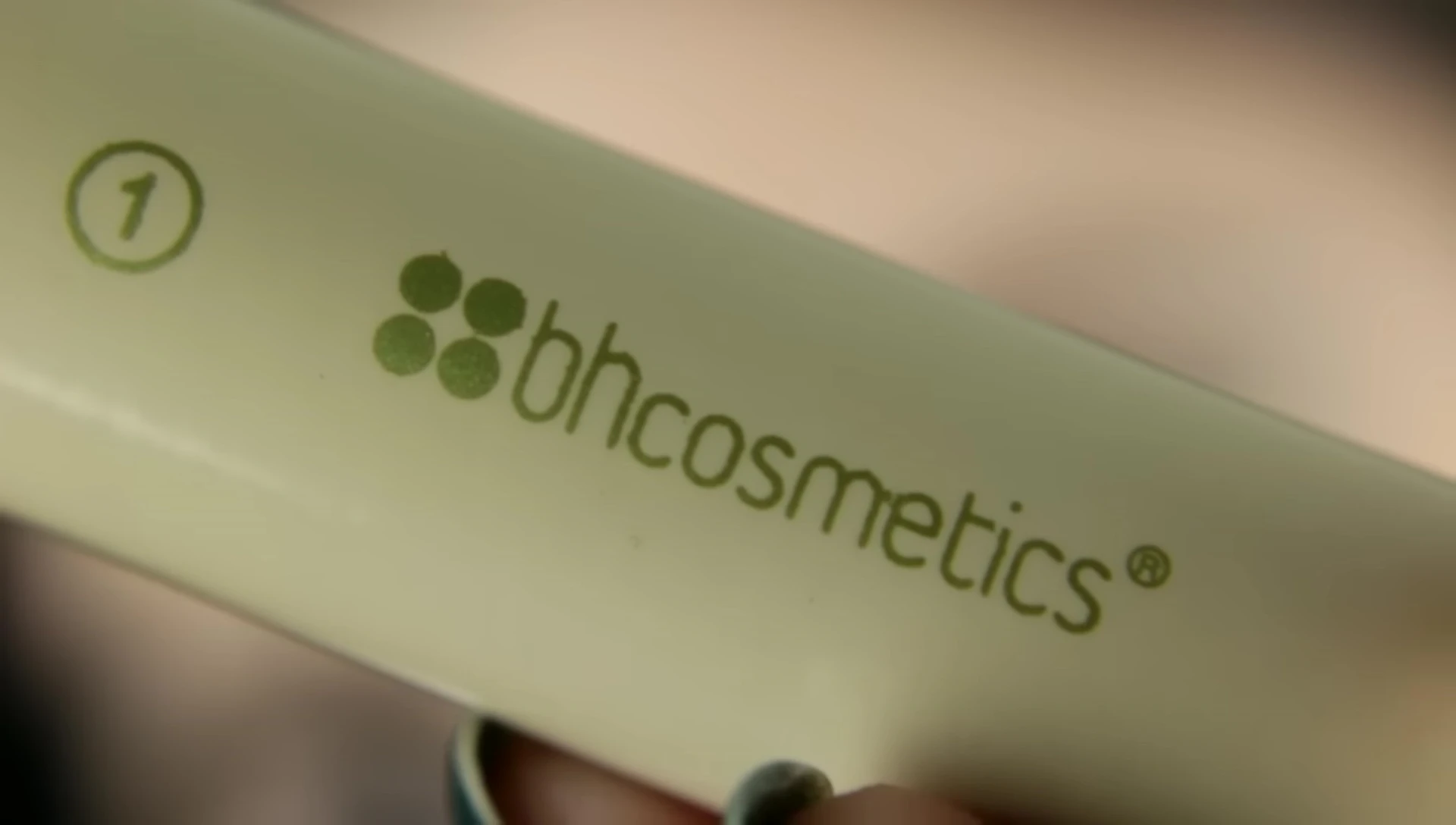The angled brush (No. 1) being shown