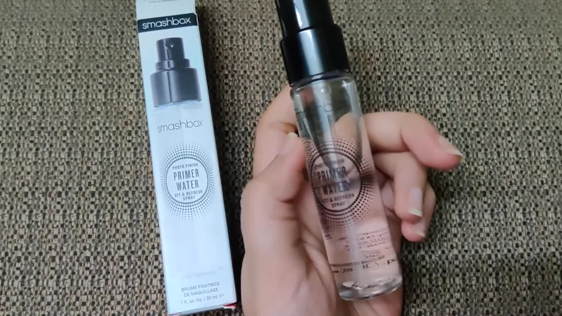 A visual representation of the product's light, watery texture.