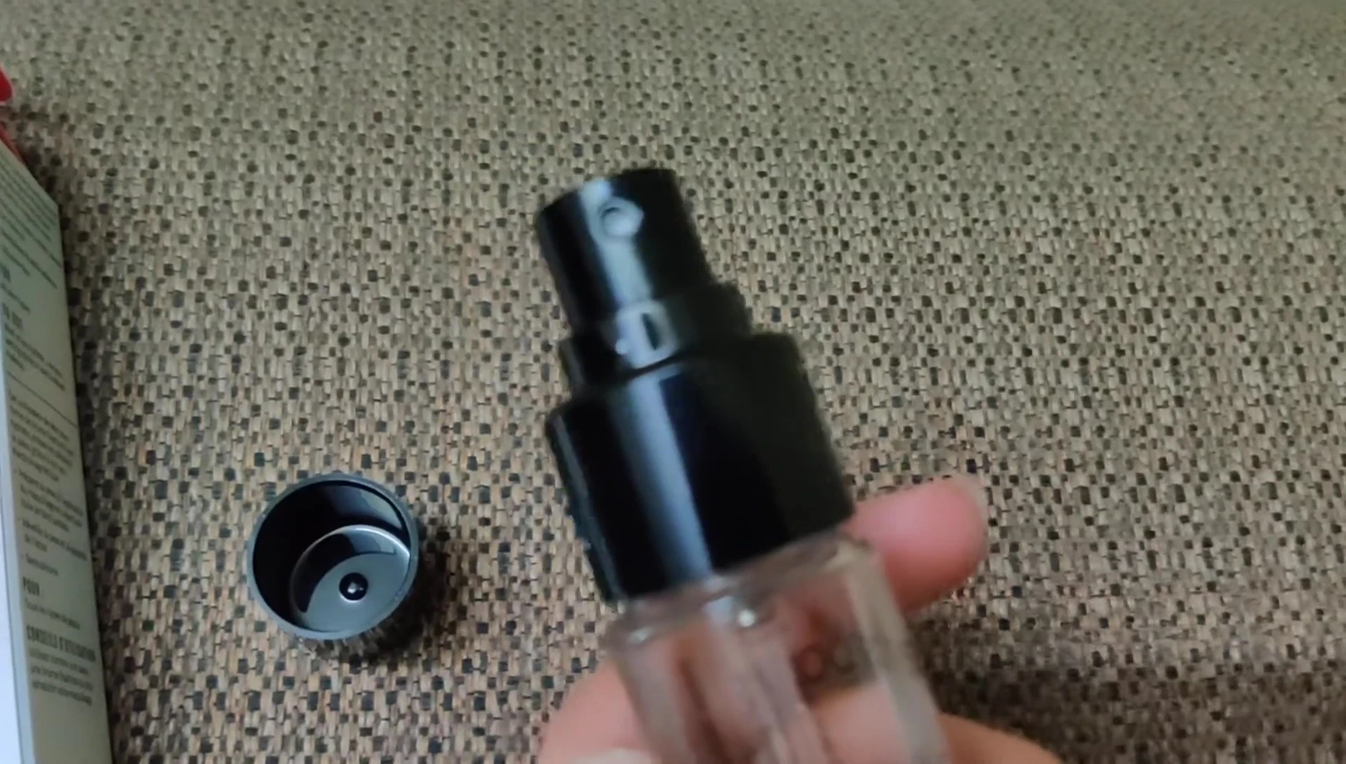 Demonstration of the easy application using the spray nozzle.