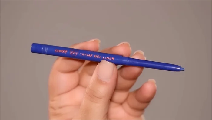 Stamp the dark eyeshadow (Button Nose) underneath the liner and blend.