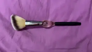 IT Cosmetics Heavenly Luxe Blush Brush Review: Is it Worth the Hype?