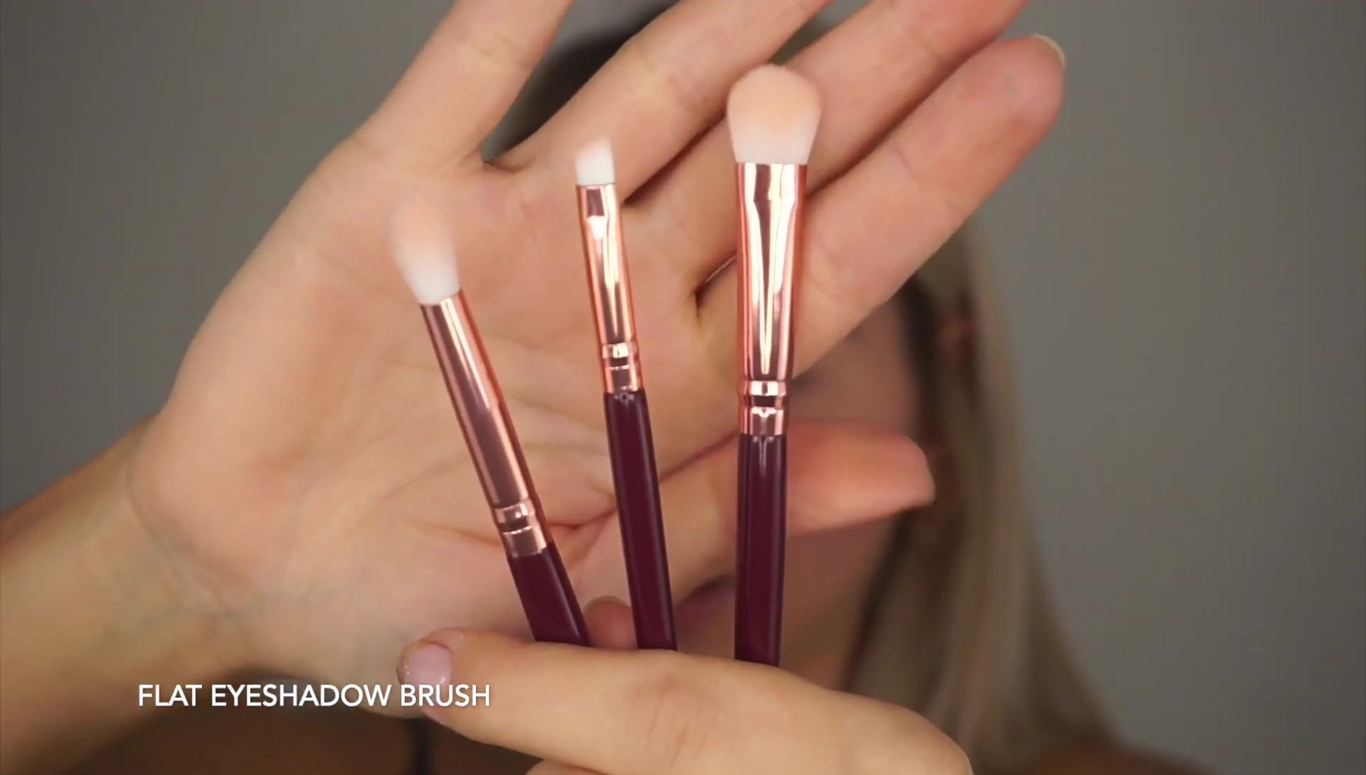 The reviewer selecting eyeshadow colors.