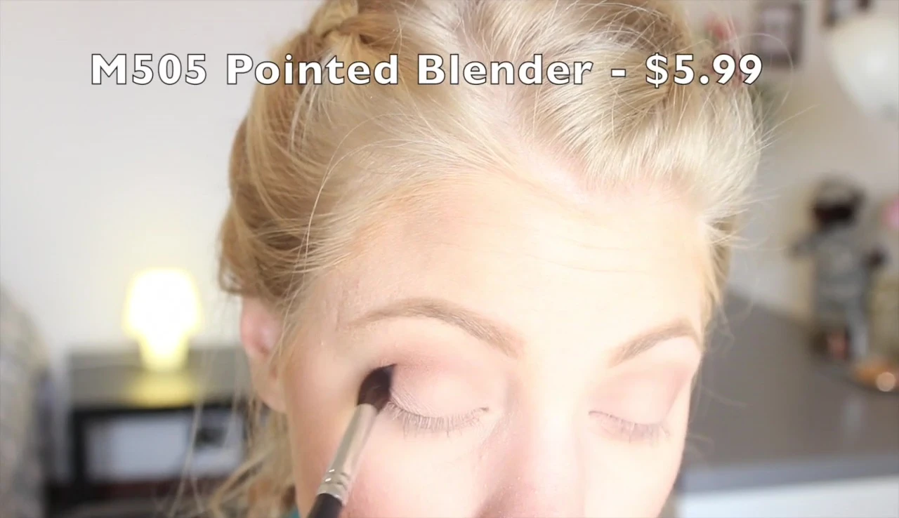The M505 Pointed Blender Brush.