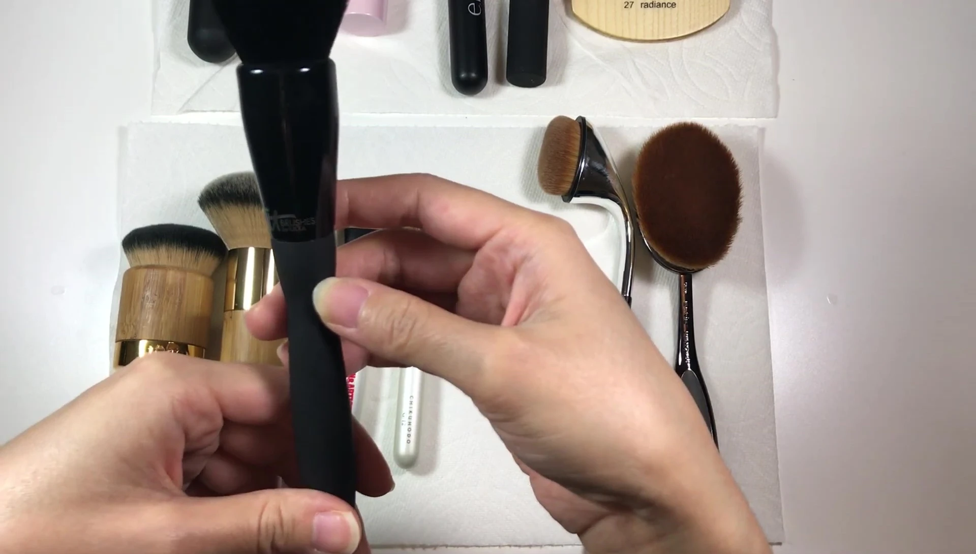IT Cosmetics LBD foundation brush