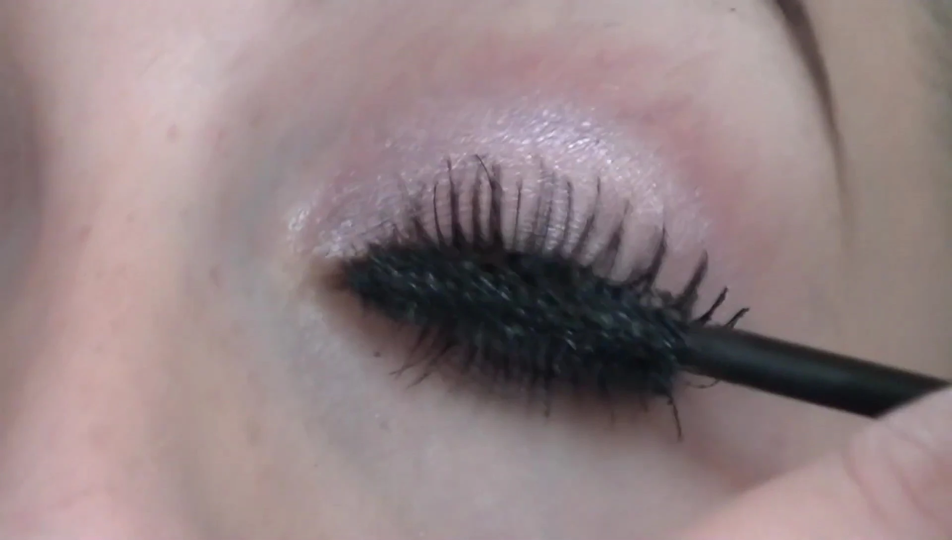 Final look of lashes after applying mascara