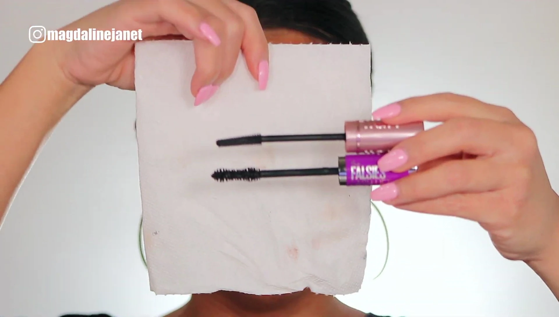 A side-by-side comparison of both mascara wands.