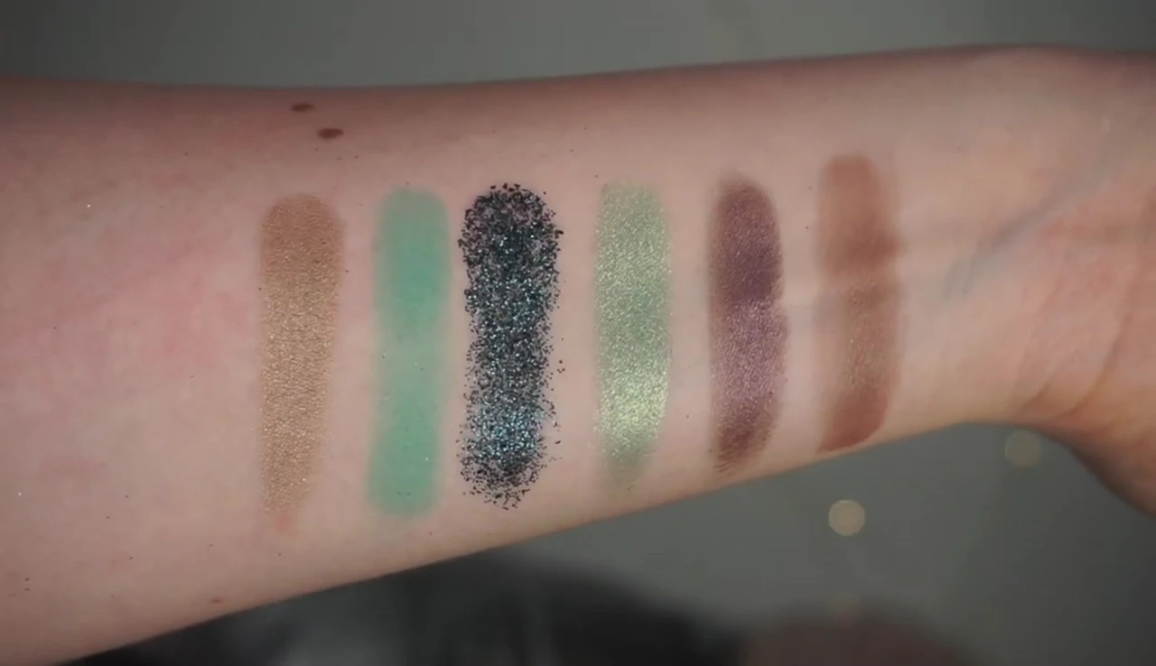 Swatches of the second row of eyeshadows.