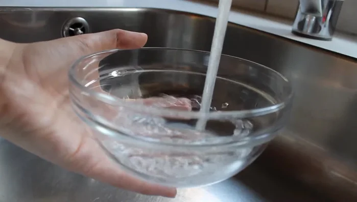 Put water in a bowl.