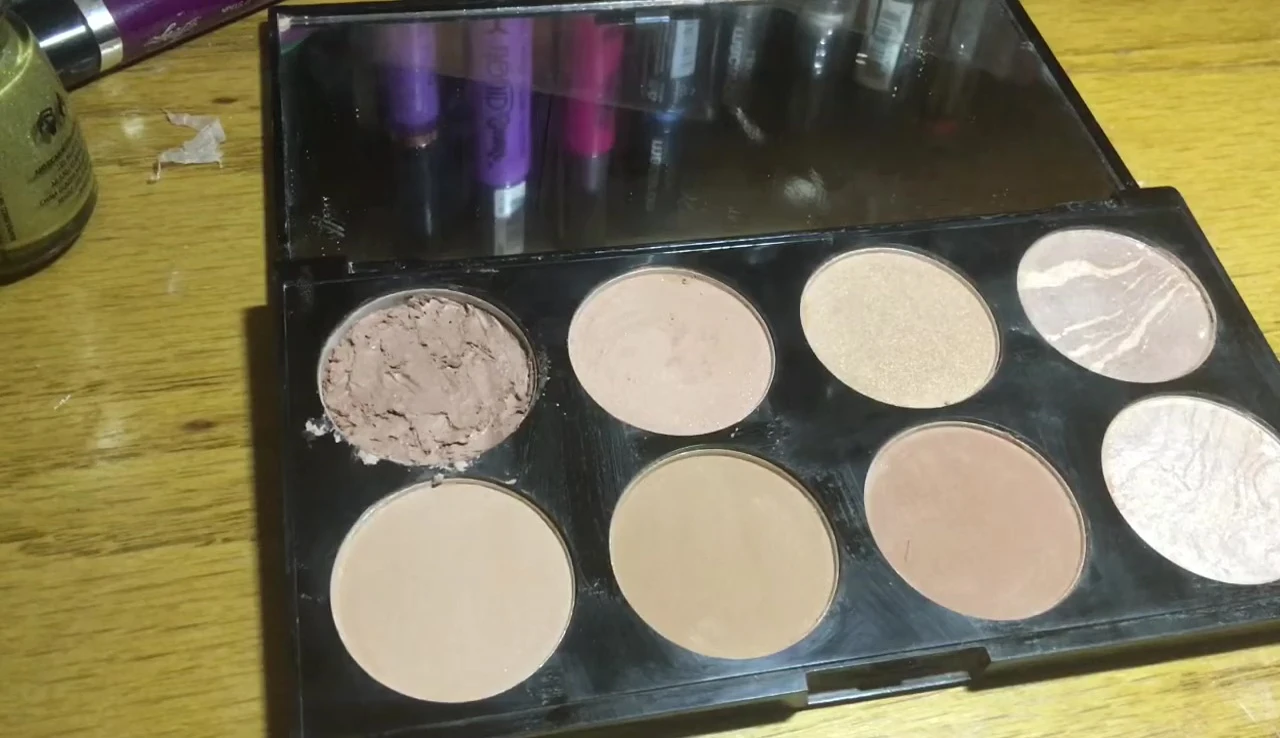 Swatch of the lighter bronzer shade on the reviewer's hand