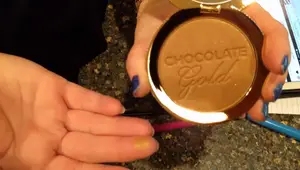 Too Faced Chocolate Gold Soleil Bronzer Review: Is it Worth the Hype?