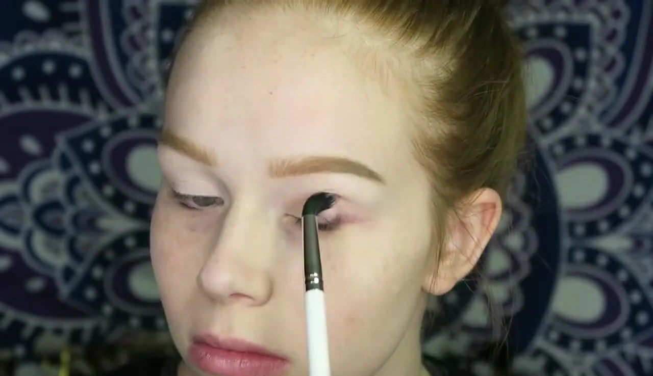 Demo of the blending brush with Super Shock Shadows, showing slightly uneven blending.