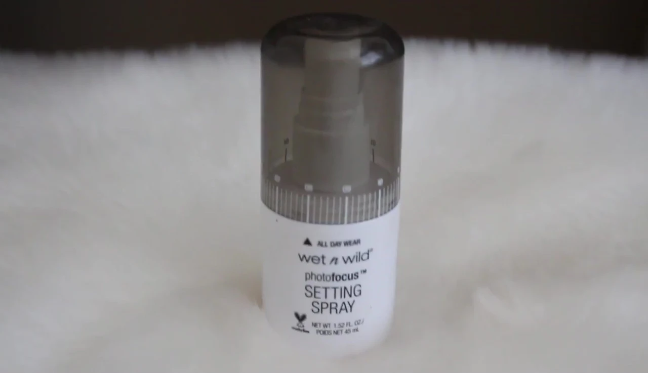 Wet n Wild Photo Focus Setting Spray bottle
