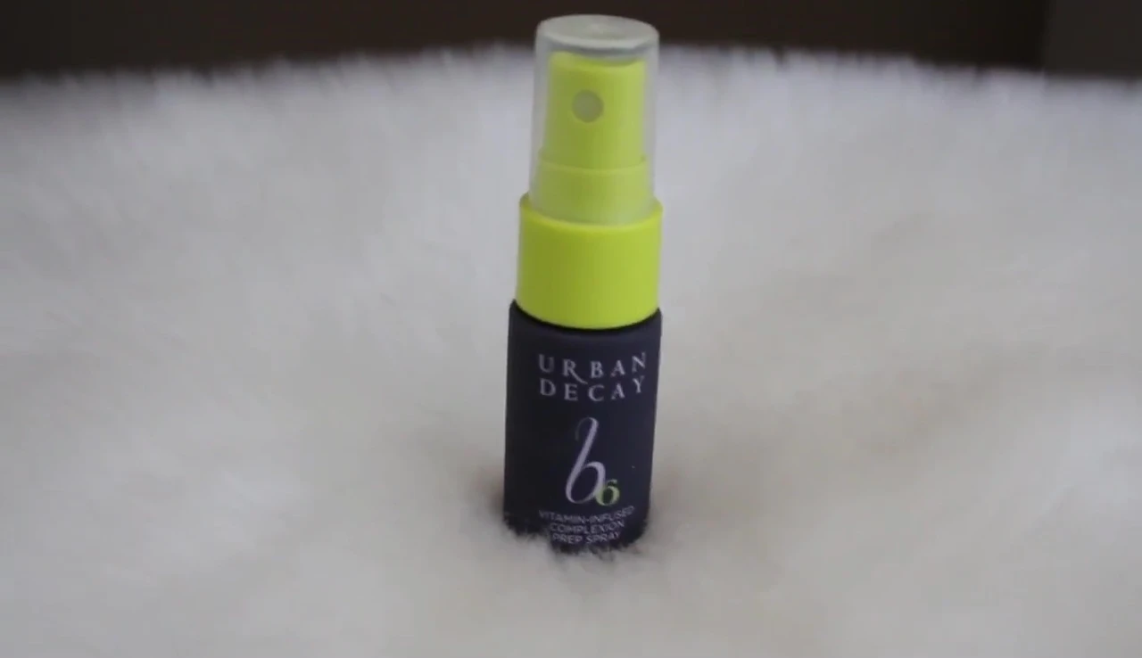 Urban Decay B6 Vitamin Infused Complexion Prep Spray bottle