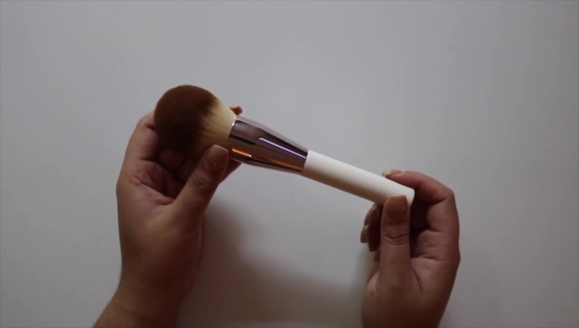 Lemare powder brush