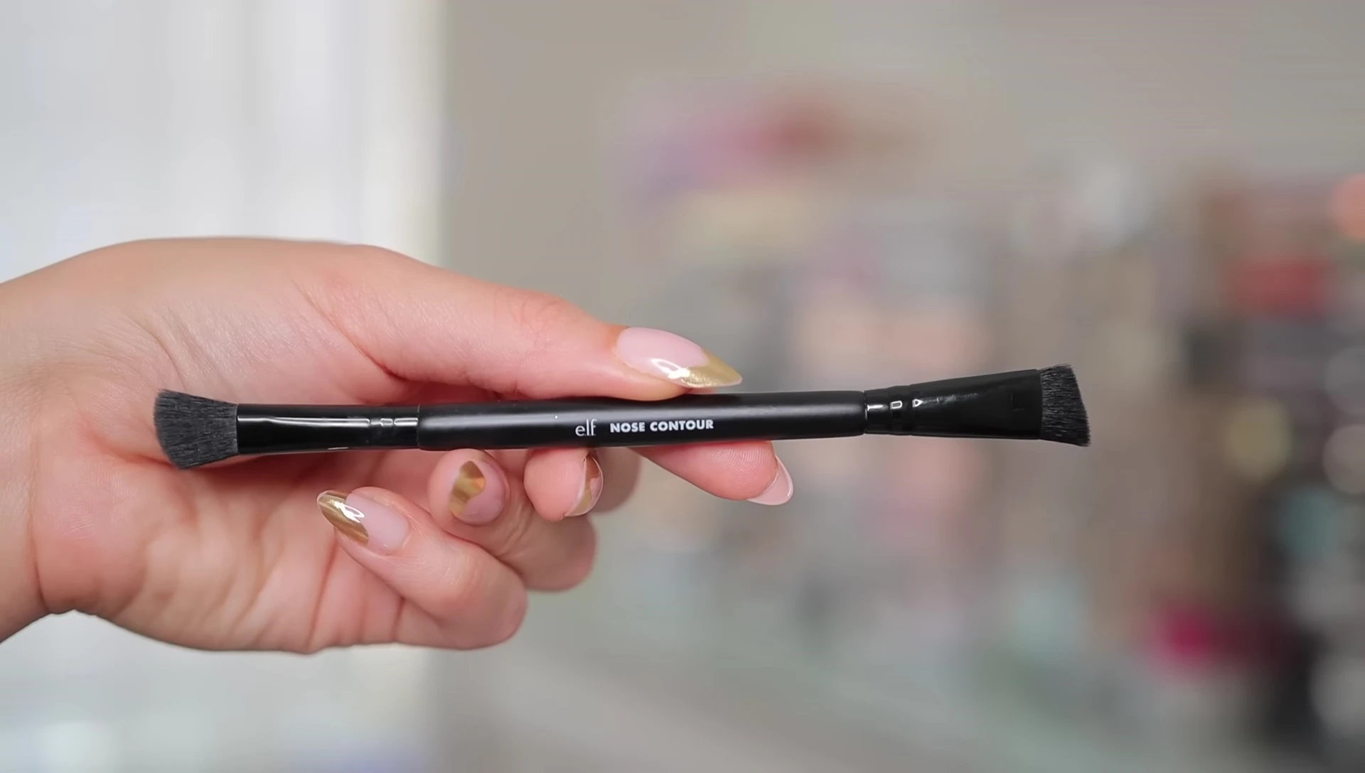 The e.l.f. nose contour brush