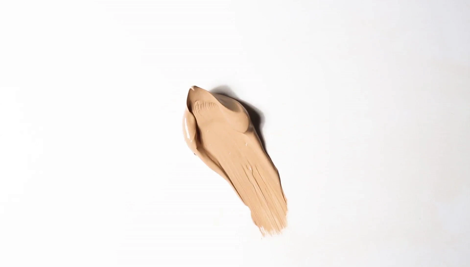 Demonstration of the brush’s ability to reach hard-to-reach areas.