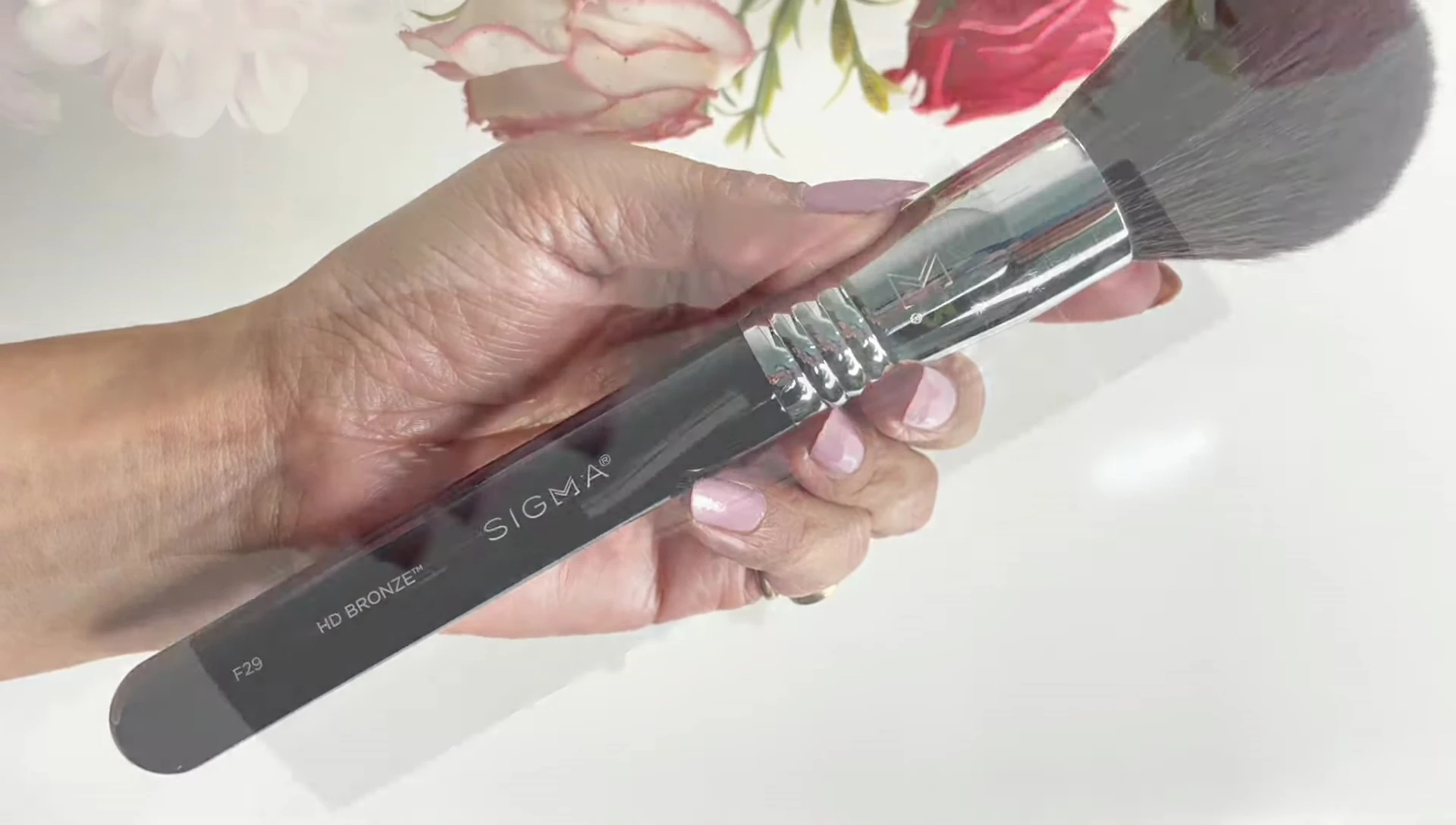 The A53 Air Contour Blush brush