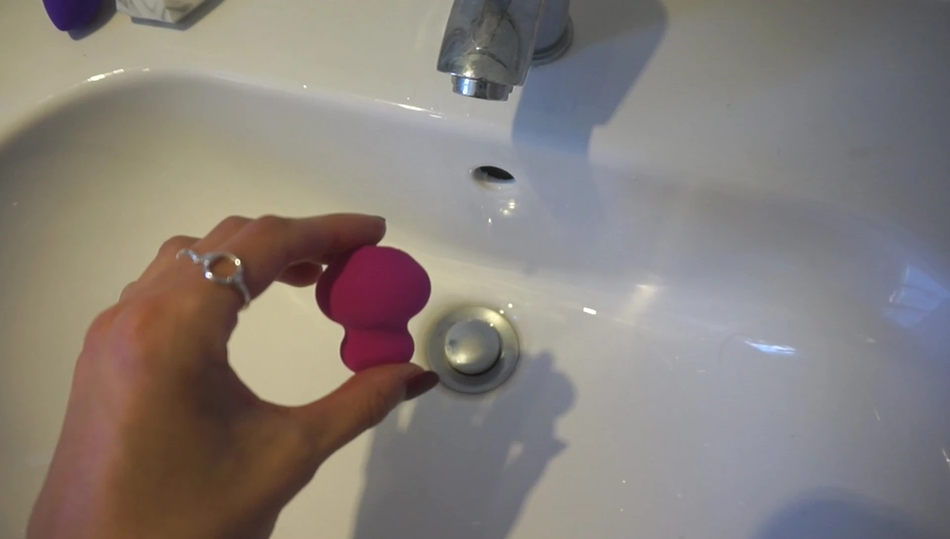 Wet sponges significantly expanded in size.