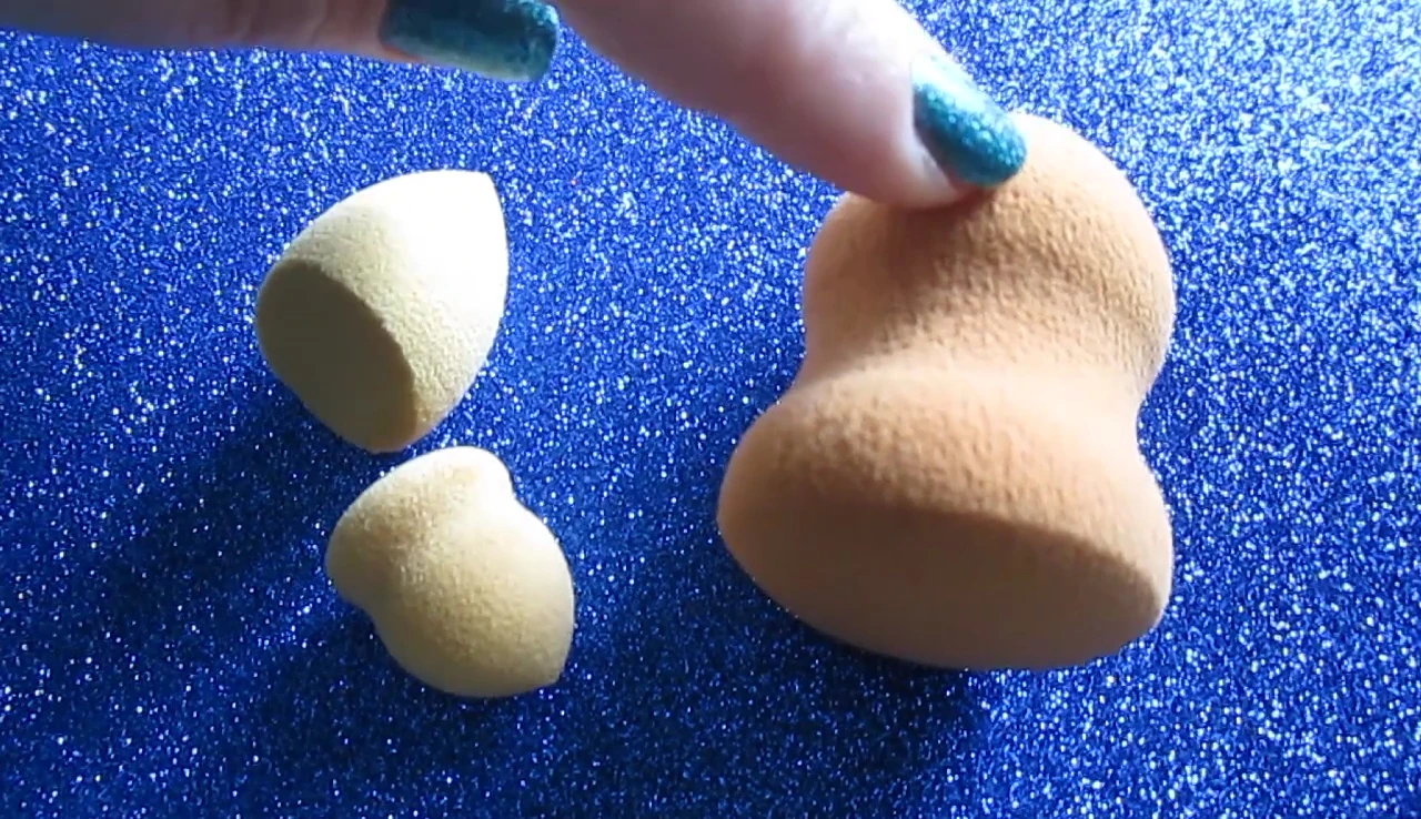 Close up of the orange sponge
