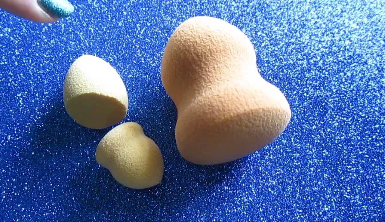 Comparison shot of both sponges
