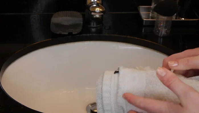 Reshape and dry: Reshape the brushes and lay them horizontally on the edge of the sink with bristles over the sink bowl to dry for 24 hours.